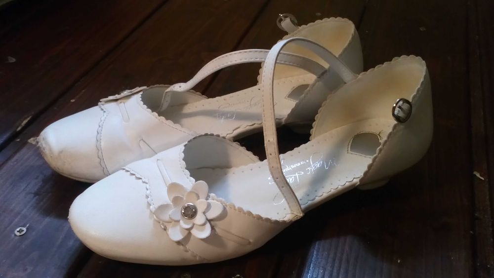 Buty pantofle na obcasie komunia 36
