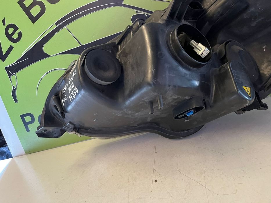 Ford S-Max - Farol Xenon Direito - FF856