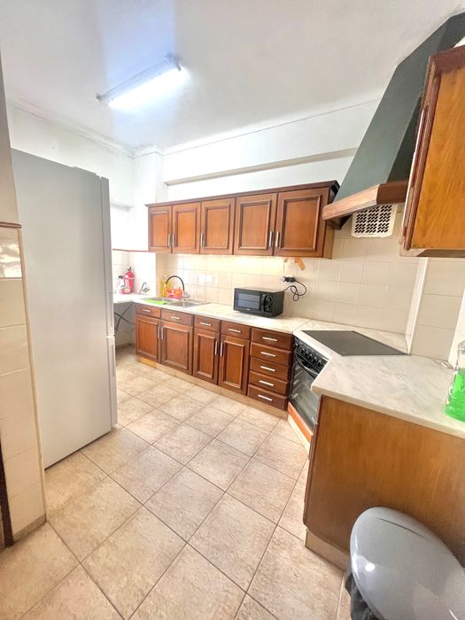 Quarto individual em Moita