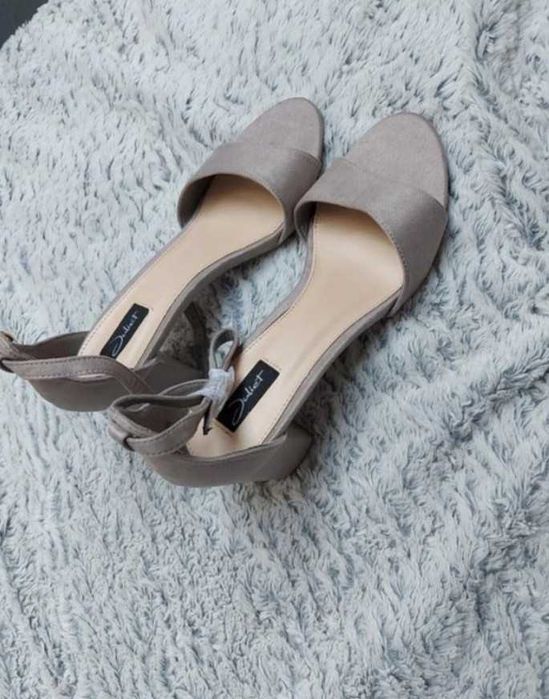 Liliowe sandalki niski obcas 39