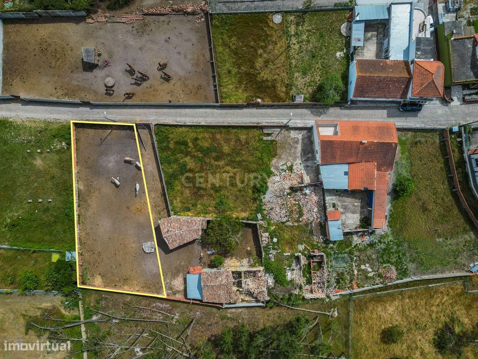 Terreno com 740 m² para construção em Vieira de Leiria — Vieira de Leiria, Leiria