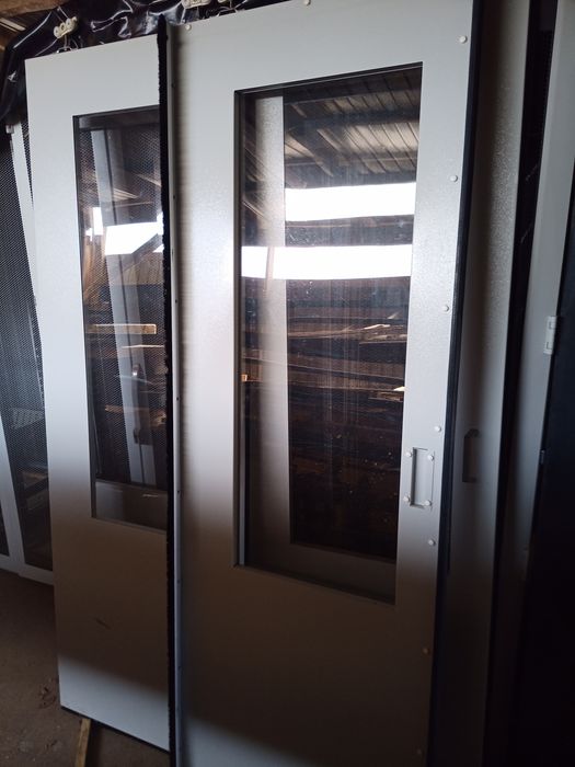 Drzwi przesuwne techniczne przemysłowe