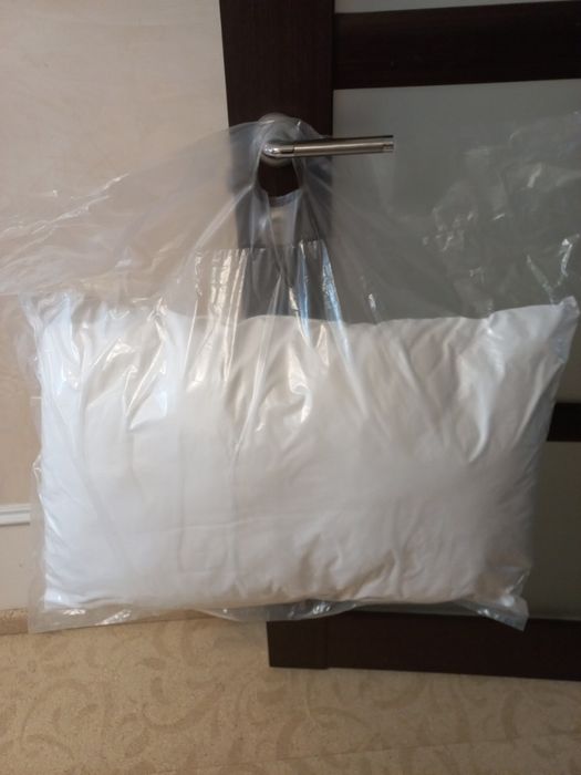 Подушки нові 65х45см