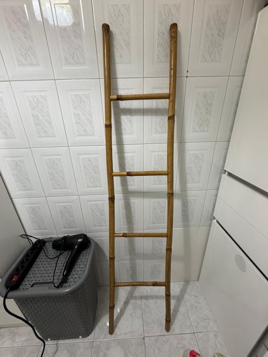 Escada bambu em bom estado