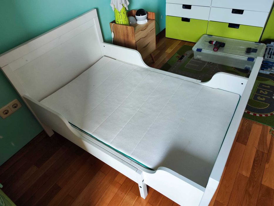 Cama de criança ajustável