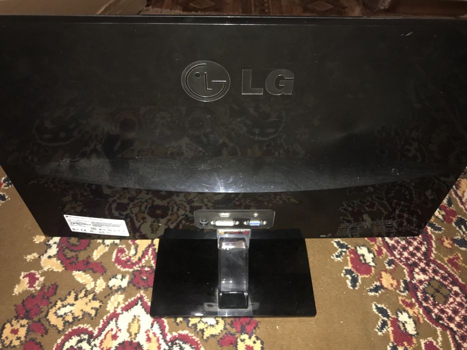 Монитор LG flatron E2360V-PN