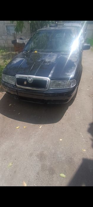 Продам октавиа тур 2007. Нужно доделать