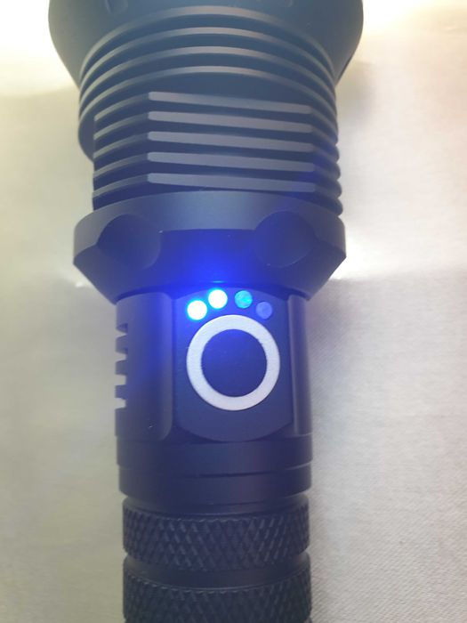 Lanterna Super Potente - carregável por USB