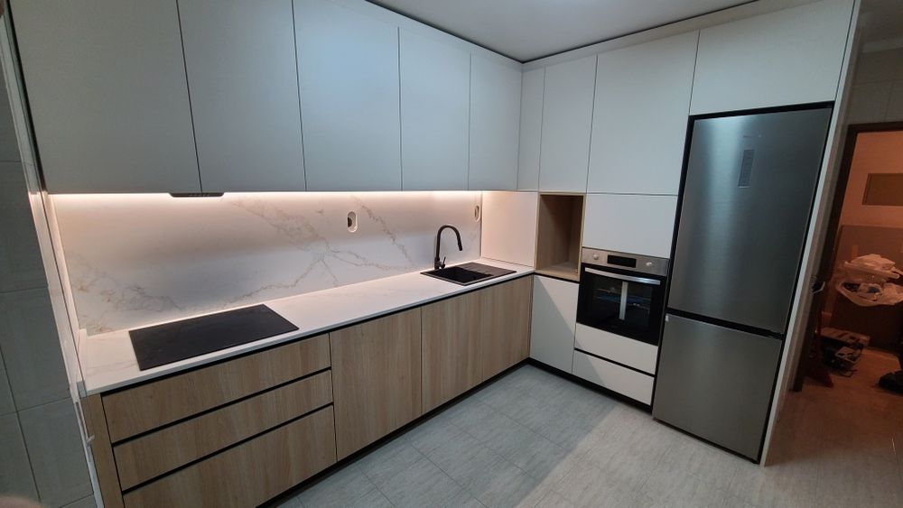 Soluções de mobiliário e interiores