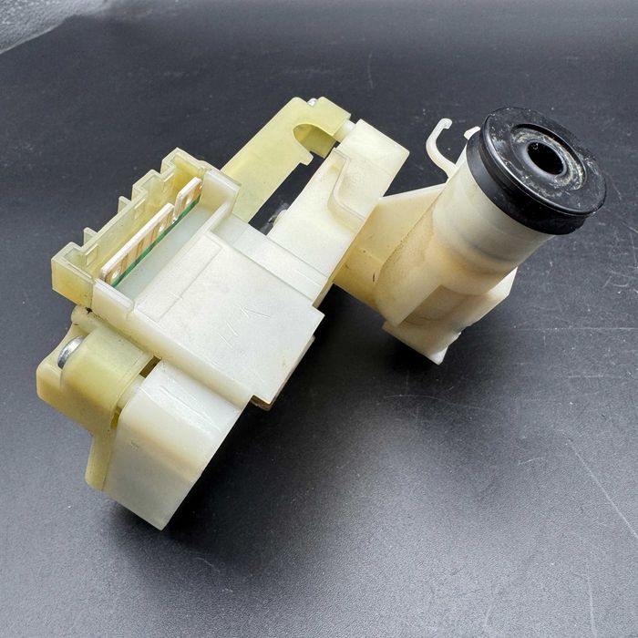 Dystrybutor wody pralki Miele Softronic z turbiną