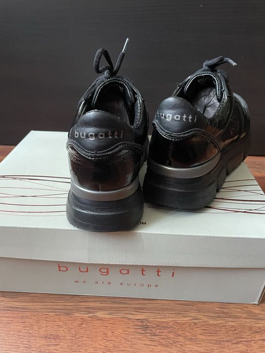 Кросівки жіночі шкіряні