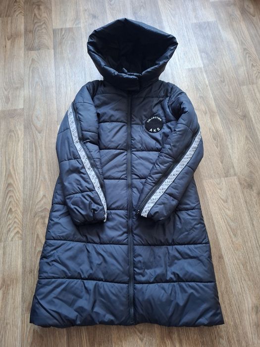 Куртка на дівчинку