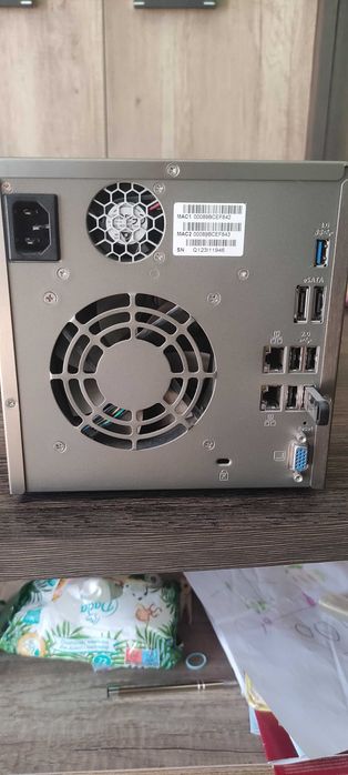 Sprzedam serwer NAS QNAP TS-459 Pro II 4GB RAM 4x2TB HDD