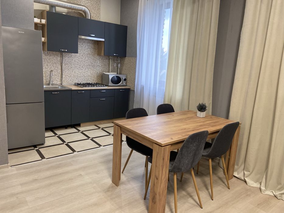 Здам 2-к квартиру на площі Володимира Великого