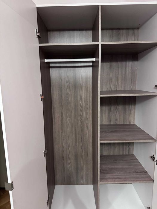 Sprzedam używaną białą szafę LINATE typ 23