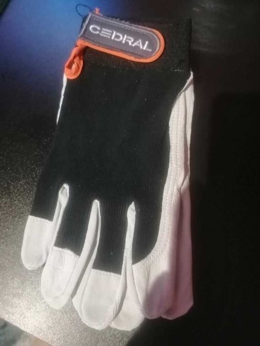 Nowe Ubrania Robocze