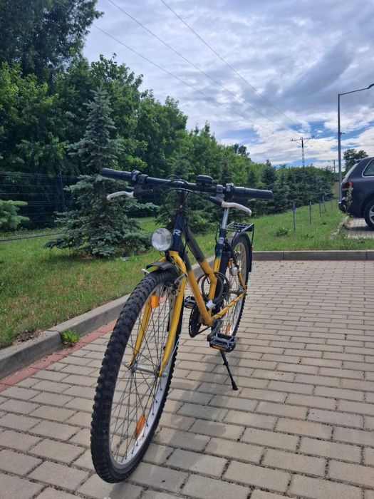 Sprzedaję mój młodzieżowy rower.