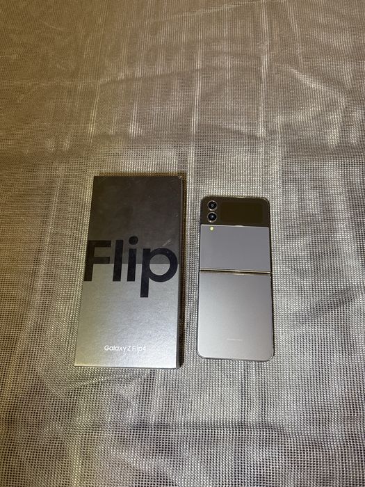 Samsung z flip 4 128 gb