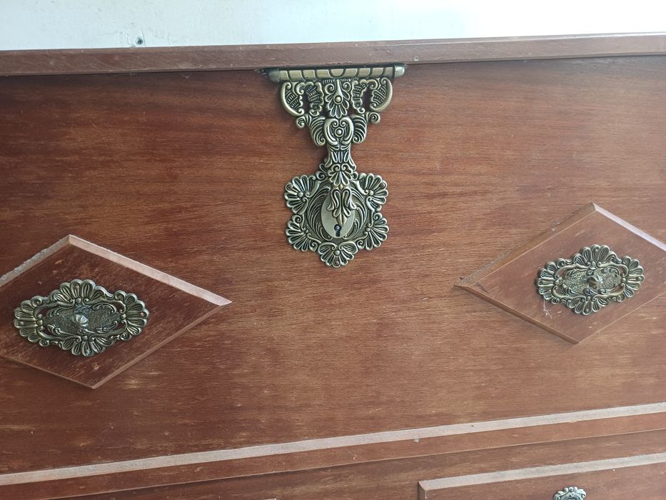 Arca/Baú em madeira para arrumação