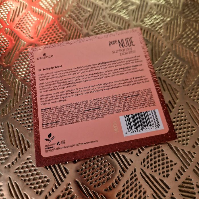 Essence, Pure Nude Sunlighter Palette (Paleta rozświetlaczy