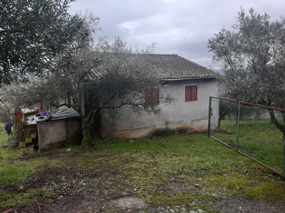 Casa aldeia para restauro