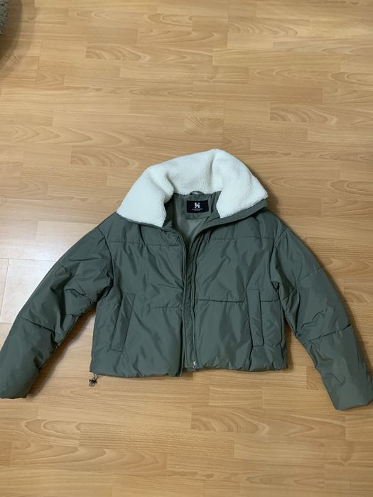 Продам куртку короткую