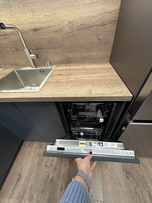 **ЦЕНТР! 37 кв.м. Сучасне Планування! Район Площі