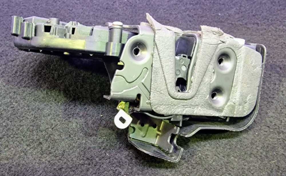 Fechadura / Fecho Porta Frente Direito 240035600 - LAND ROVER RANGE ROVER EVOQUE