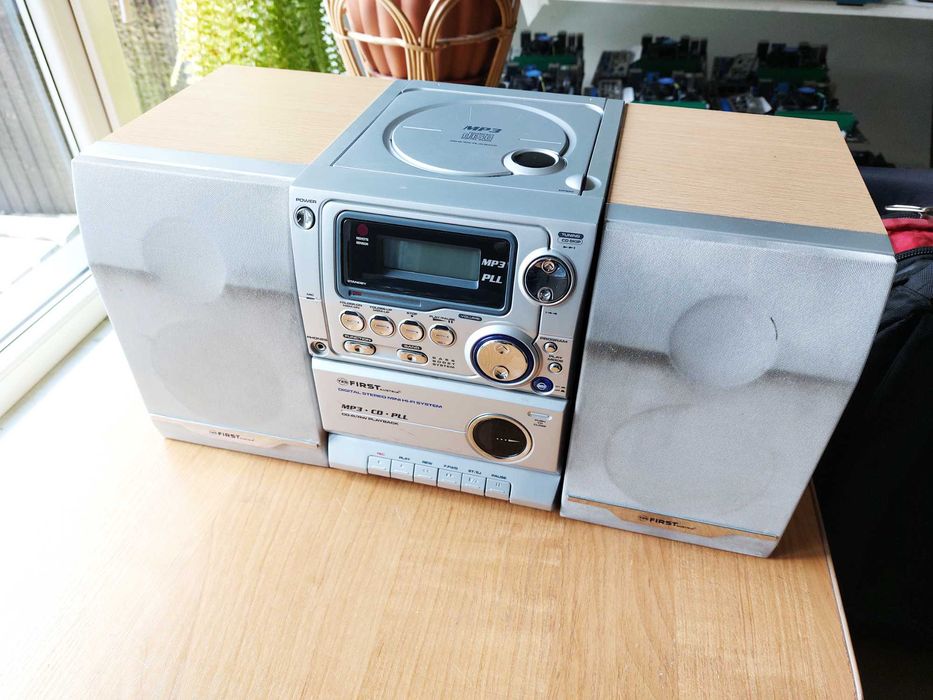 Mini wieża FIRST Austria FA-1002 Radio CD