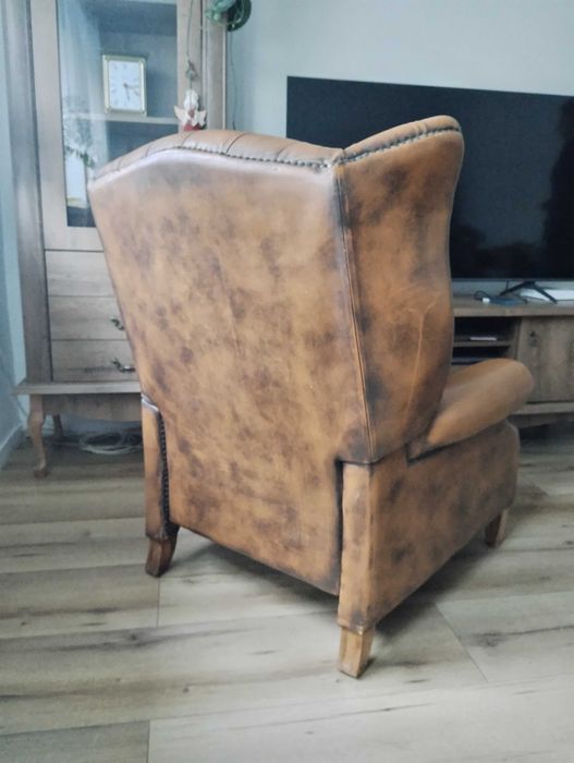 Fotel skórzany chesterfield