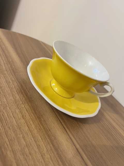 Żółta filiżanka z podstawką Porcelana Karolina