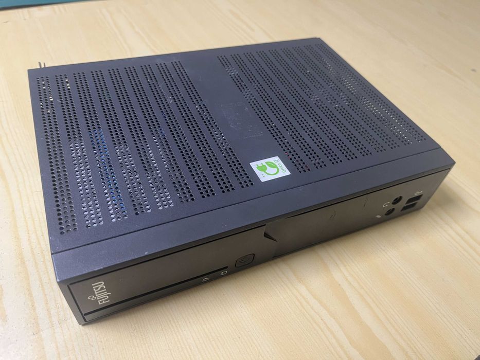 Fujitsu Futro S900 – Mini PC / NAS, 8GB RAM i SSD, 2x1 TB HDD