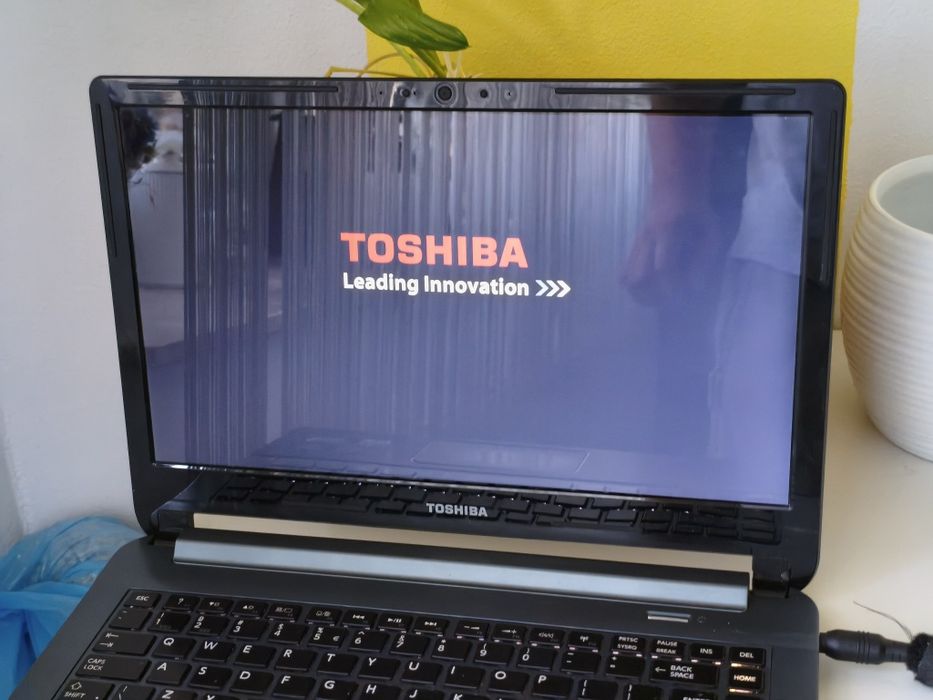 Toshiba Satellite U940-103 i5-3317U 4GB ram