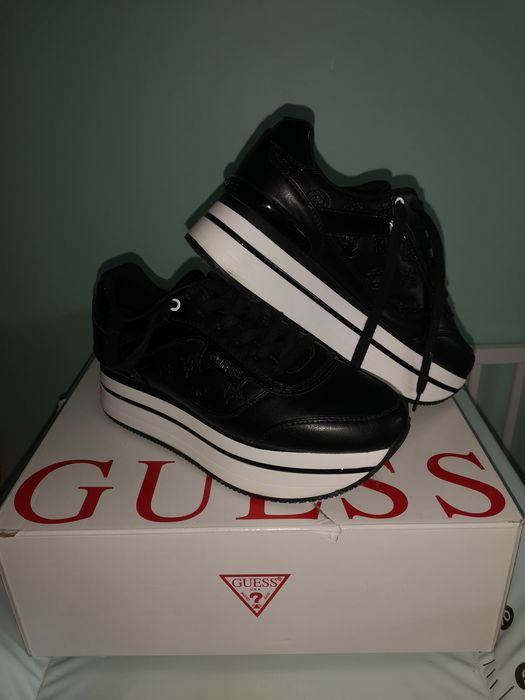Sneakersy Guess Hansin czarne platforma 40 41
