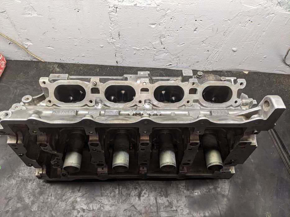 ГБЦ, Головку блоку. Audi a8 s8 d2 4.2 v8.077103063CK
077103265JX
07710