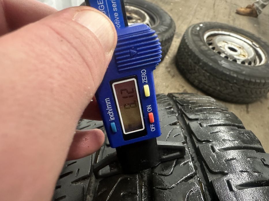 Шини 215/70 R15c Michelin , резина на бус літня