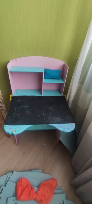 Продам детский стол и стул