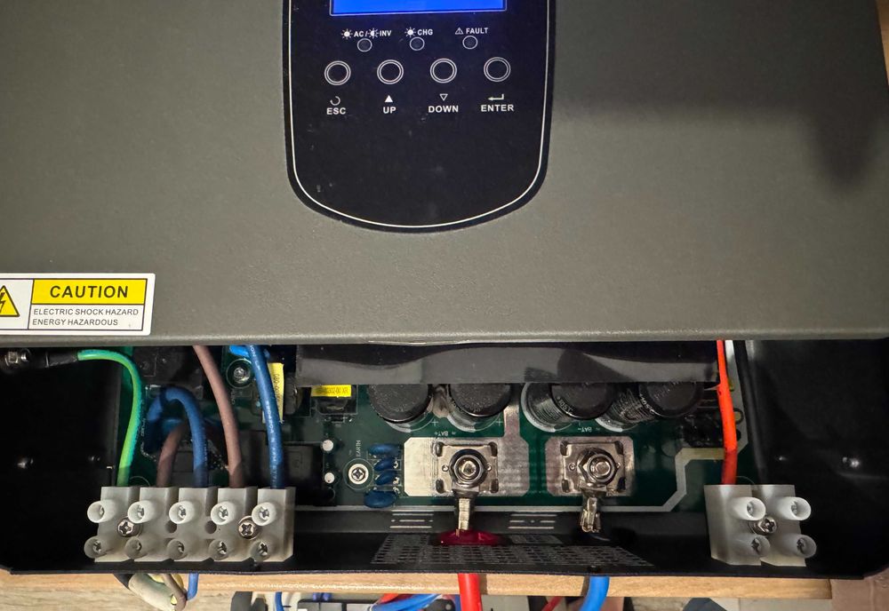 Гибридный инвертор DATOU BOSS SP-7000, 7 квт. 48 Volt