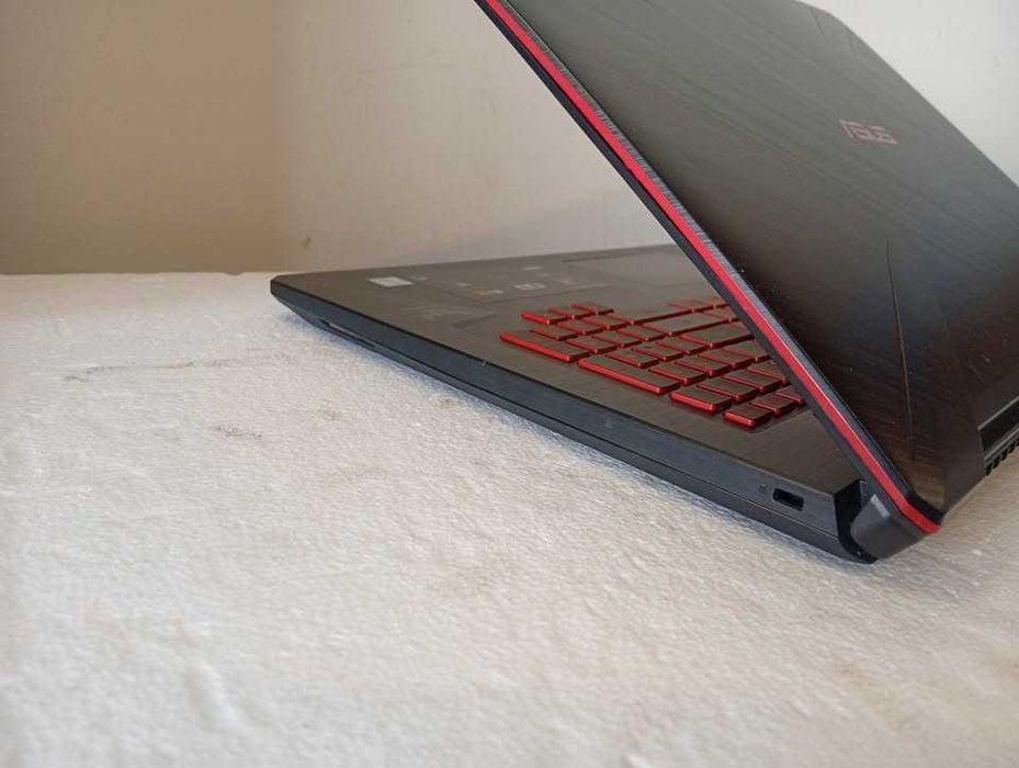 Gaming Asus TUF i7 8750H + 24GB RAM + GTX1050Ti + SSD + HDD