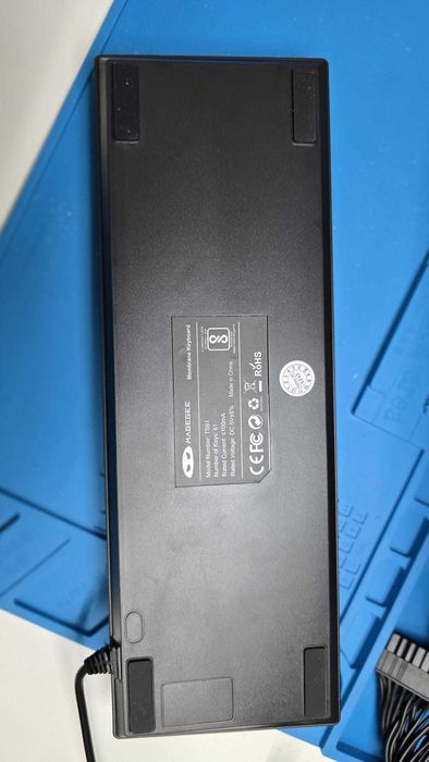 Teclado Gaming 60% RGB MageGee TS91 - NOVO