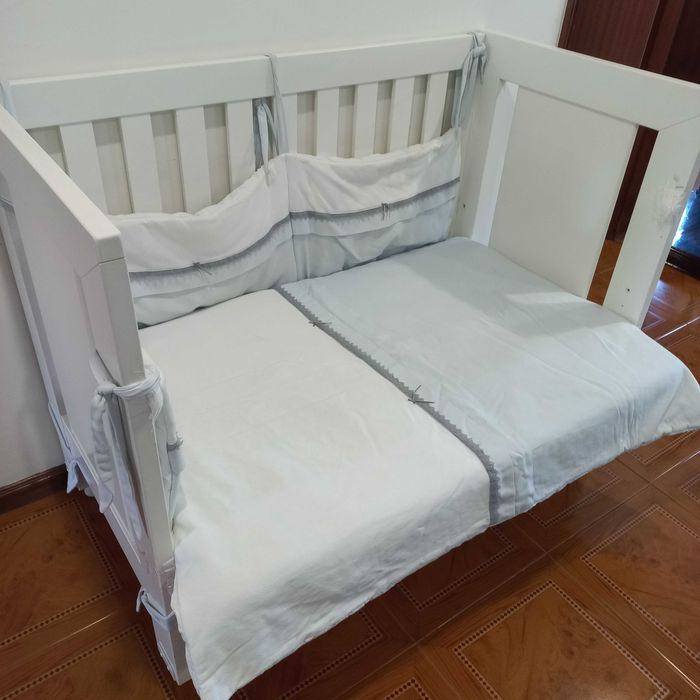Vende-se berço de boa qualidade com o Kit Cosleep