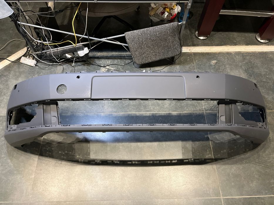 Бампер передній з ом. та парк. VW Passat B7 2010-2015 3AA807217FGRU