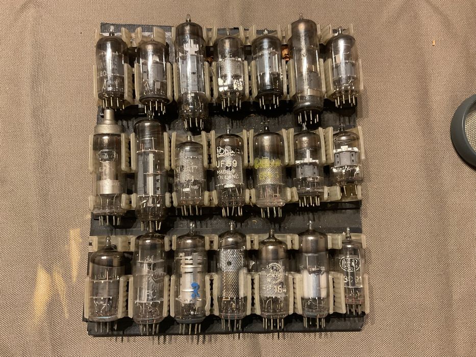 Conjunto de valvulas antigas para radios e outros aparelhos