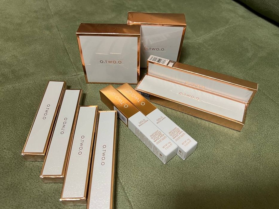 Набір косметики, туш, олівець для брів, помада-блиск, підводка, пудра