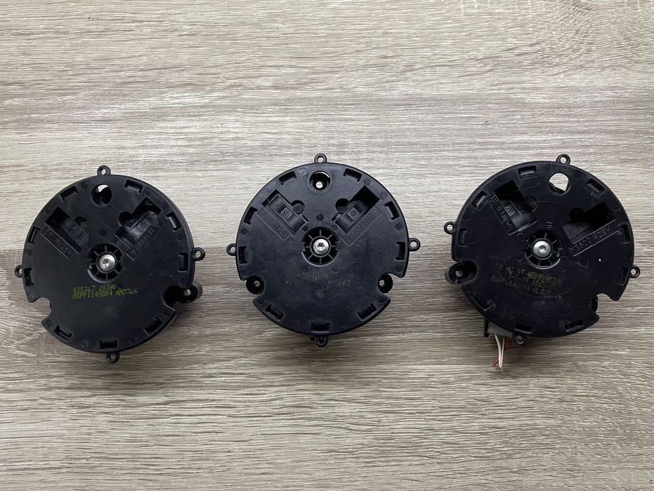 Моторчик дзеркала Mercedes Skoda