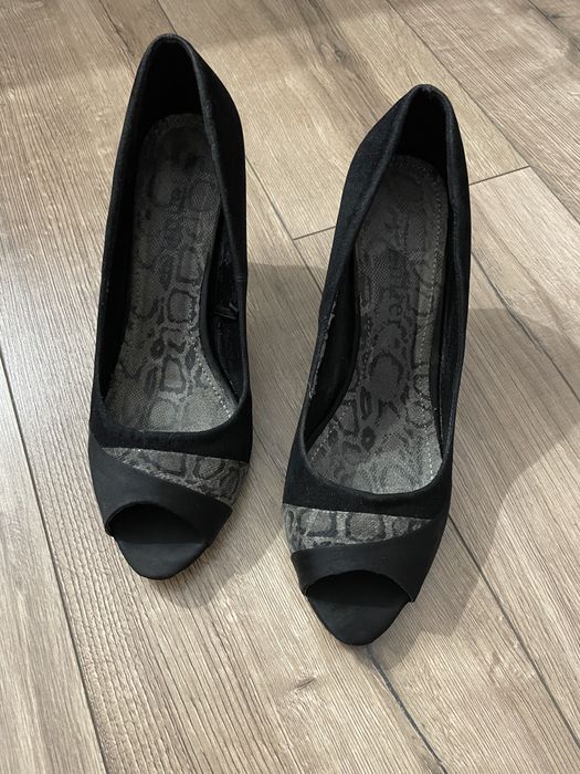 Buty na obcasie, rozmiar 38