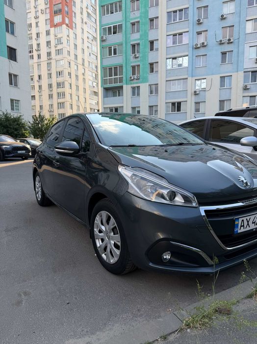 Peugeot 208 2016 Продам