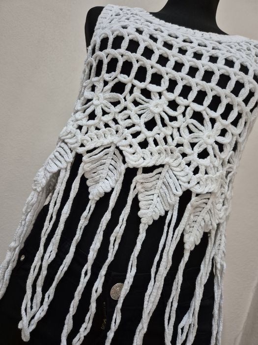 Bluzka boho ażurowa top narzutka biała frędzle uni
