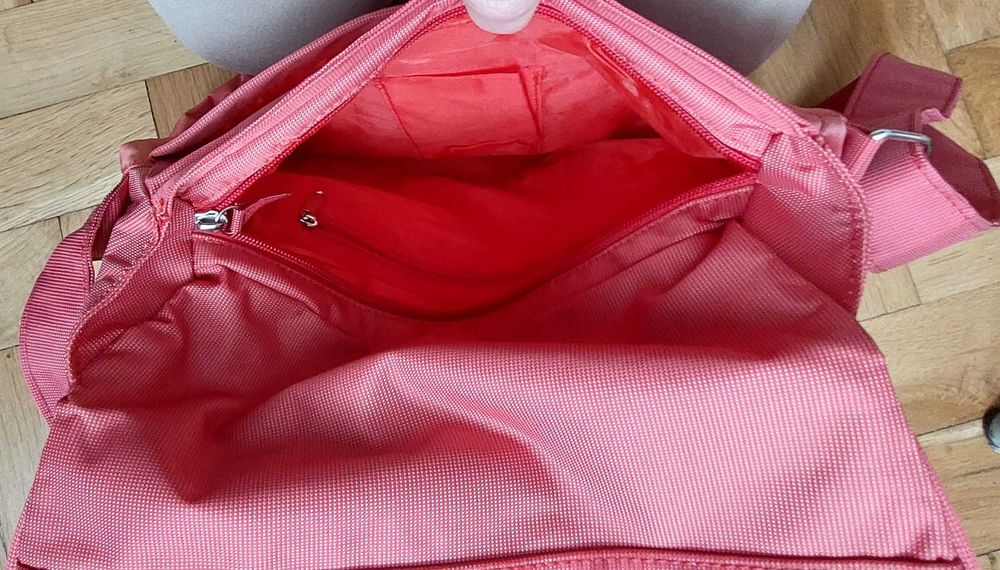 Torebka damska na długim pasku