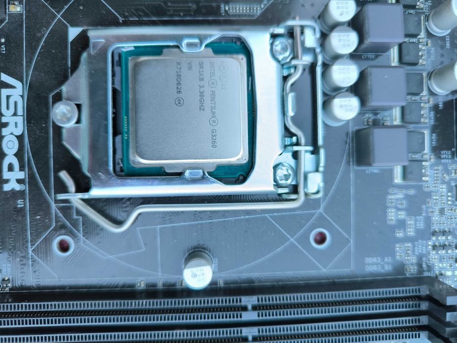 Материнська плата ASRock H81 Pro BTC R2.0 (s1150, H81, PCIe x16) + CPU Pentium G3260